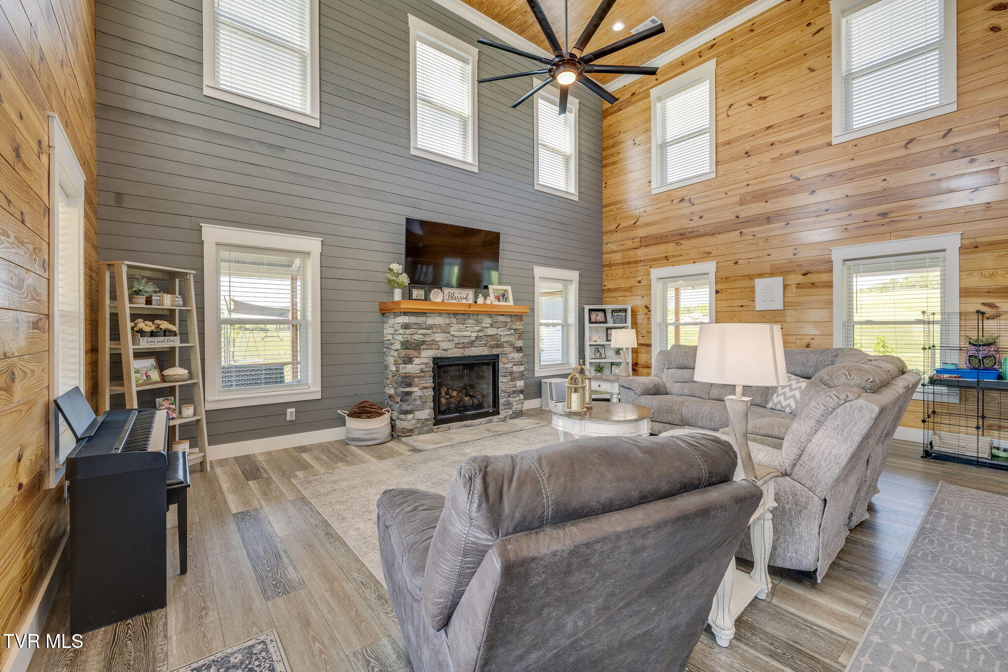 1600 Mary Lamons Road Afton, TN 37616 - Photo 16 of 89 010