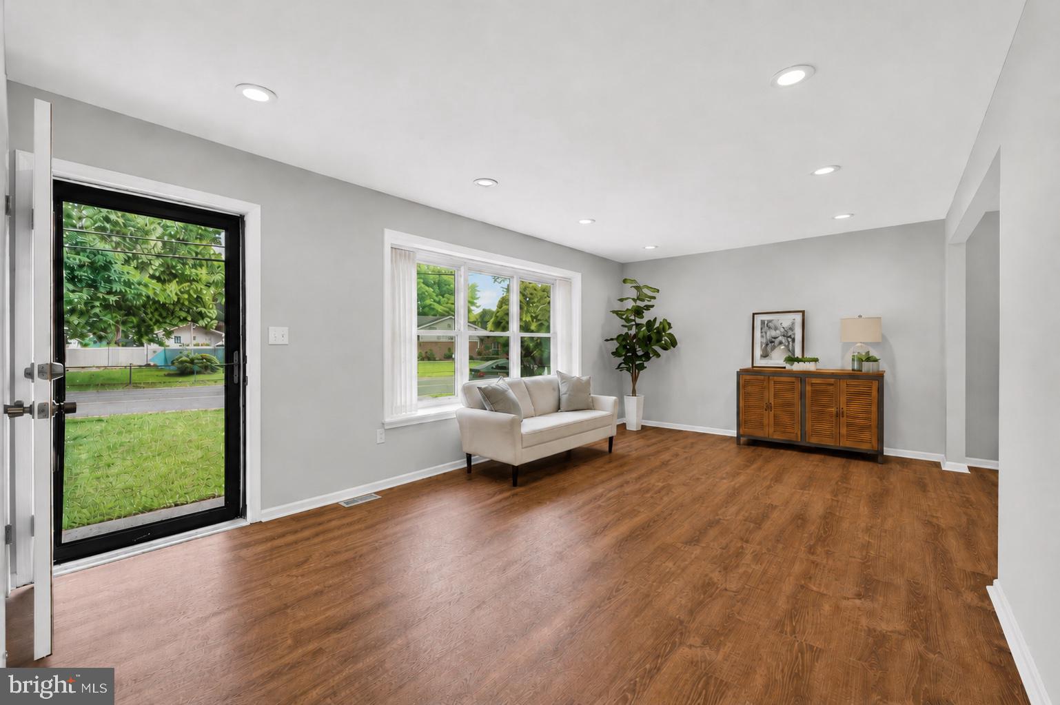 104 Temple Boulevard Palmyra, NJ 08065 - Photo 2 of 22