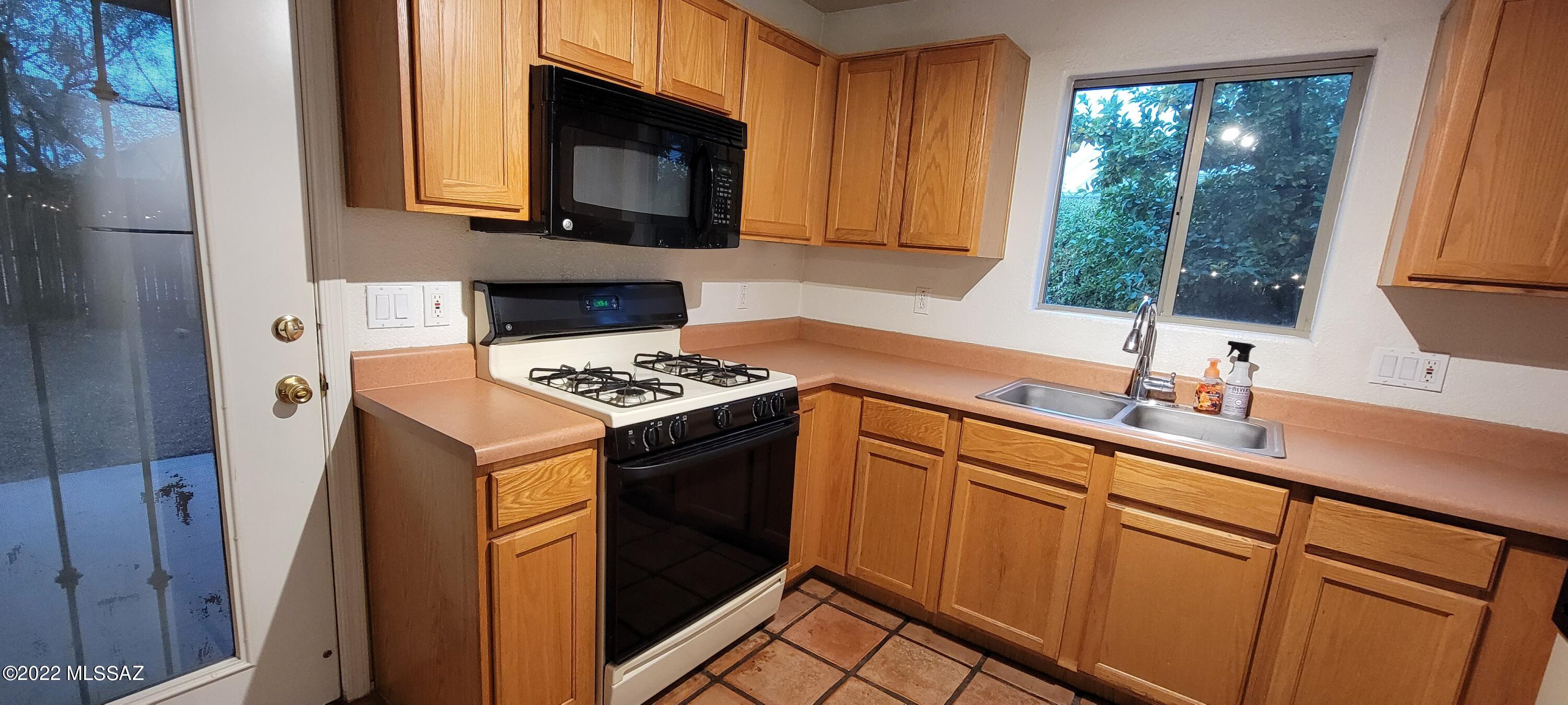 2245 East Fort Lowell Road Tucson, AZ 85719 - Photo 16 of 40