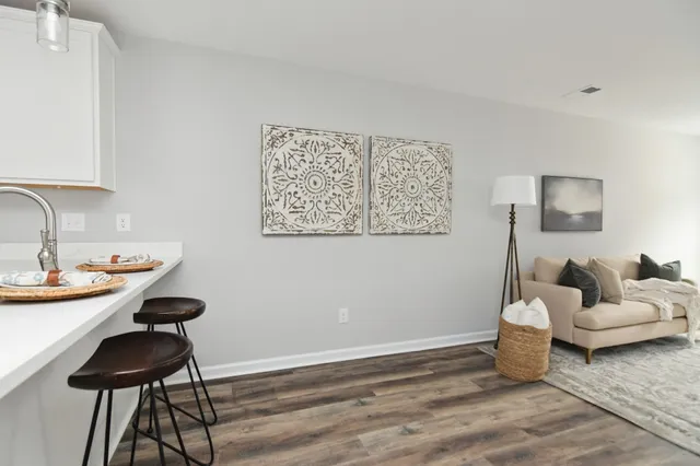 $1,800 | 100 Henry Drive, Unit 605, Burns, TN 37029