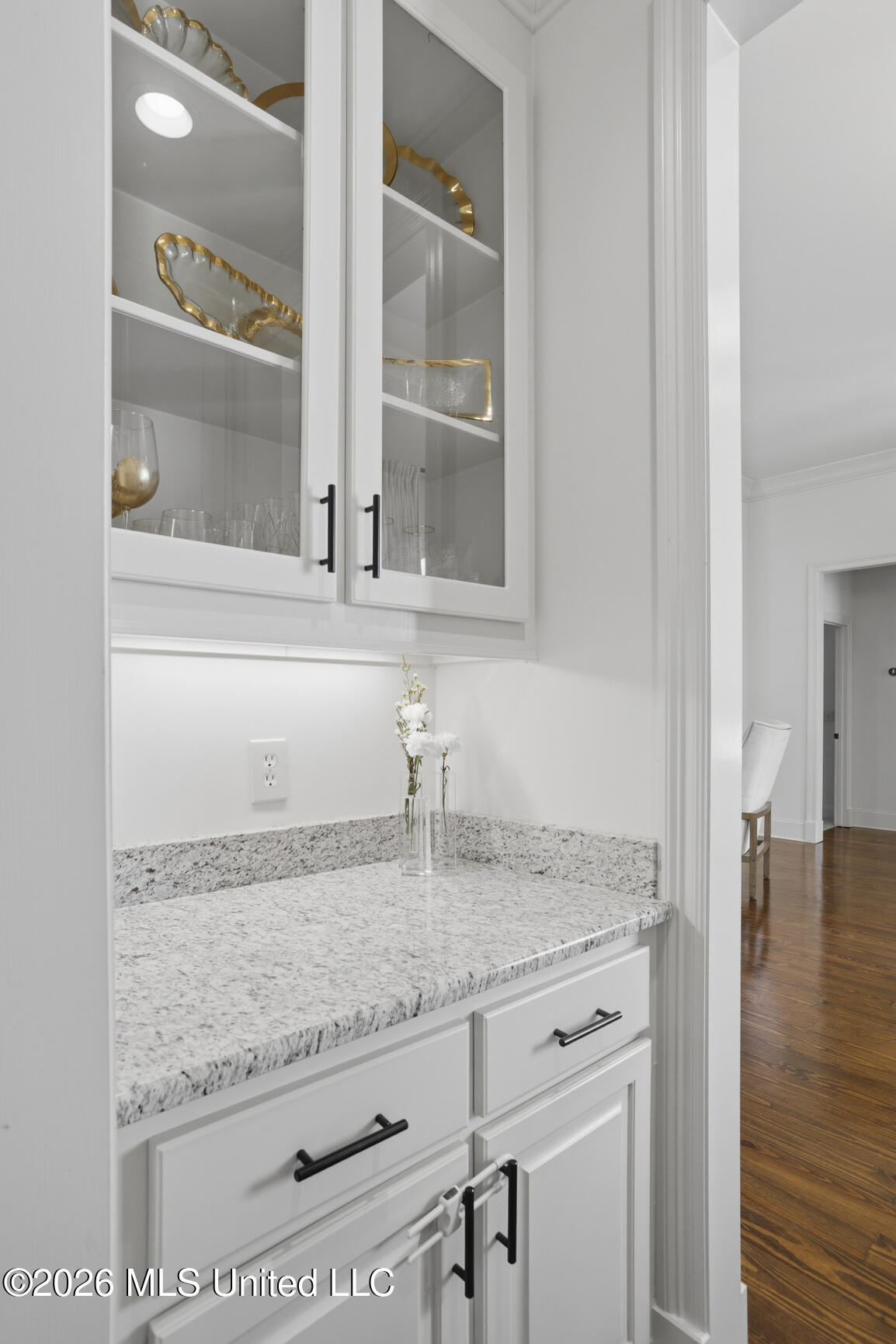 110 Brisco Street Madison, MS 39110 - Photo 17 of 34 Serving Bar with Glass Front Cabinets