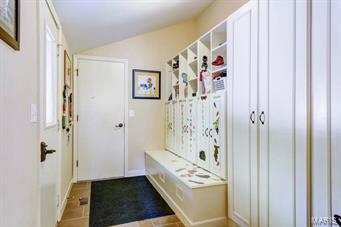 7 Chesterfield Lakes Road Chesterfield, MO 63005 - Photo 29 of 99 Gallery Image 29