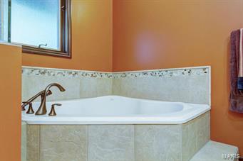 7 Chesterfield Lakes Road Chesterfield, MO 63005 - Photo 35 of 99 Gallery Image 35