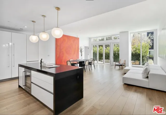 $27,900 | 9000 West 3rd Street, Unit 106, Los Angeles, CA 90048