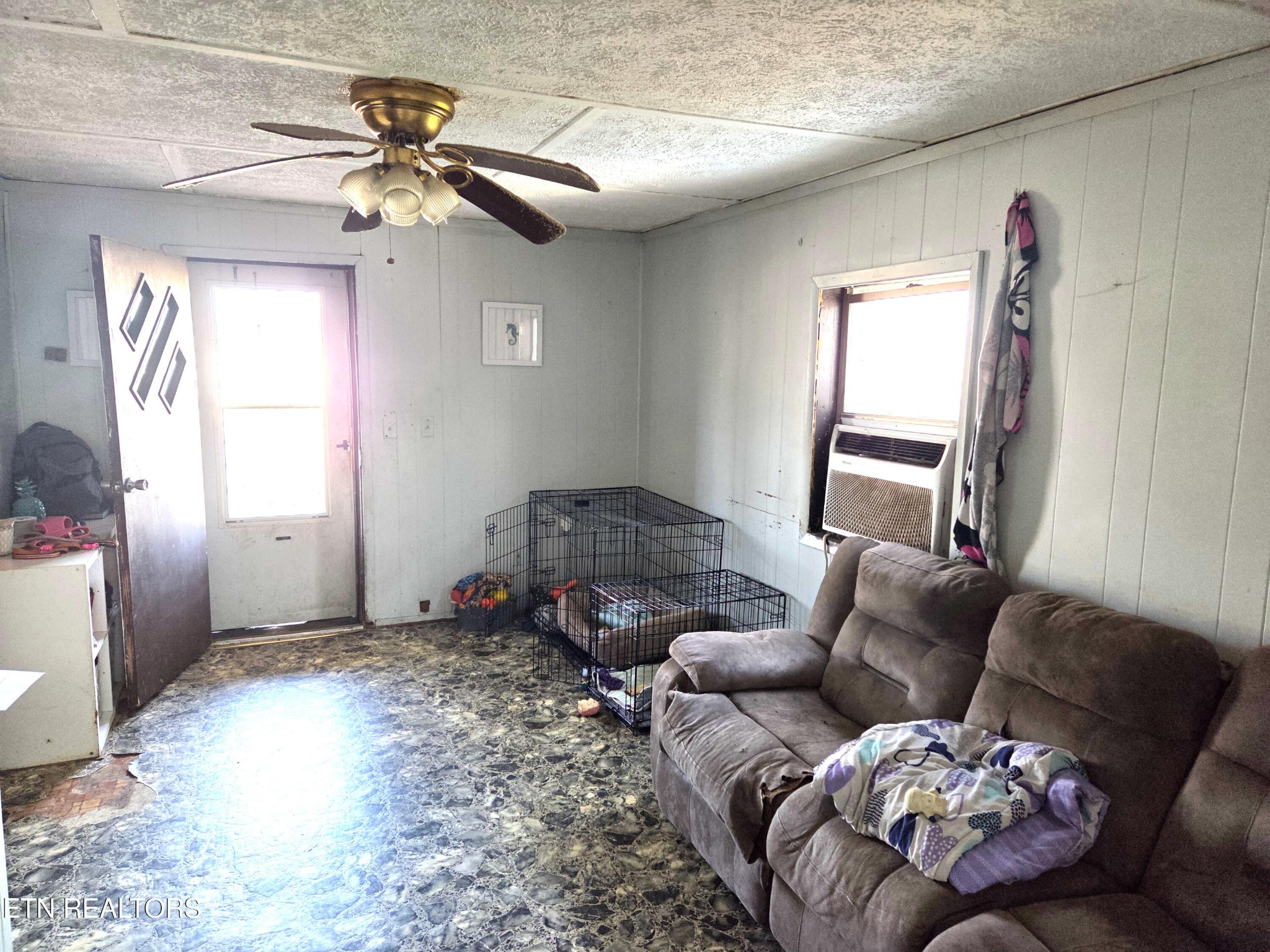 408 Prospect Avenue Newport, TN 37821 - Photo 3 of 19