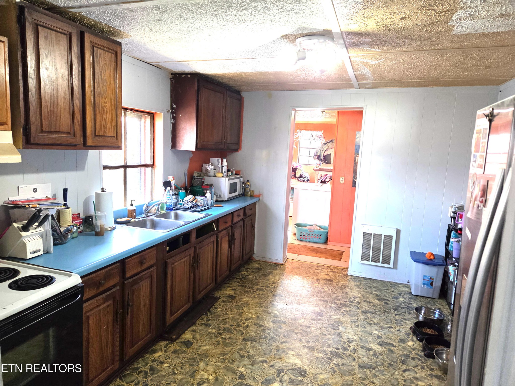 408 Prospect Avenue Newport, TN 37821 - Photo 4 of 19