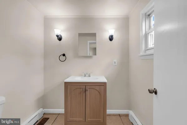 $299,999 | 69 Reed Avenue, Hamilton, NJ 08610