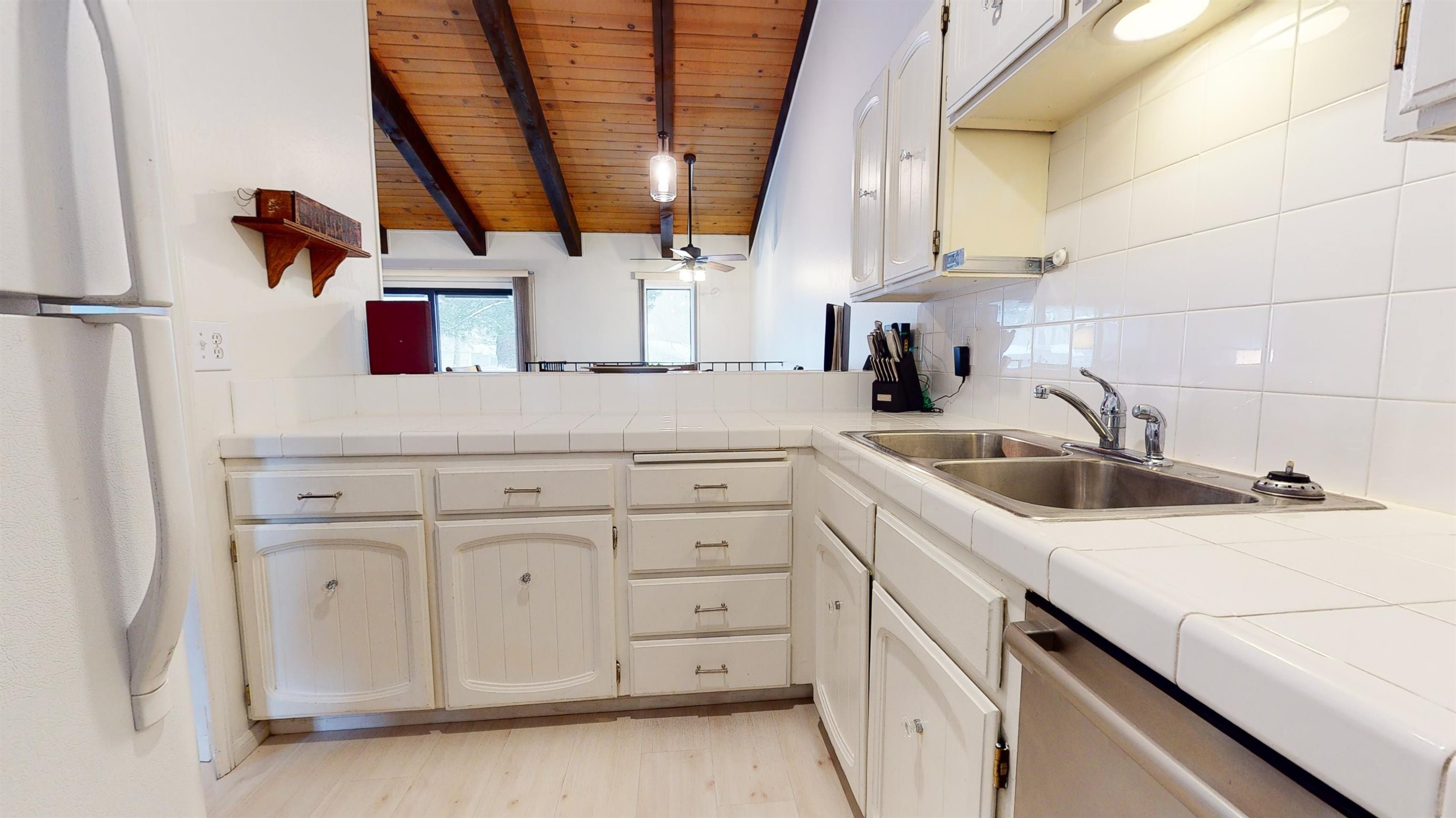 3170 Chateau Road, Unit DOOR 50 Mammoth Lakes, CA 93546 - Photo 11 of 28 Gallery Image 11