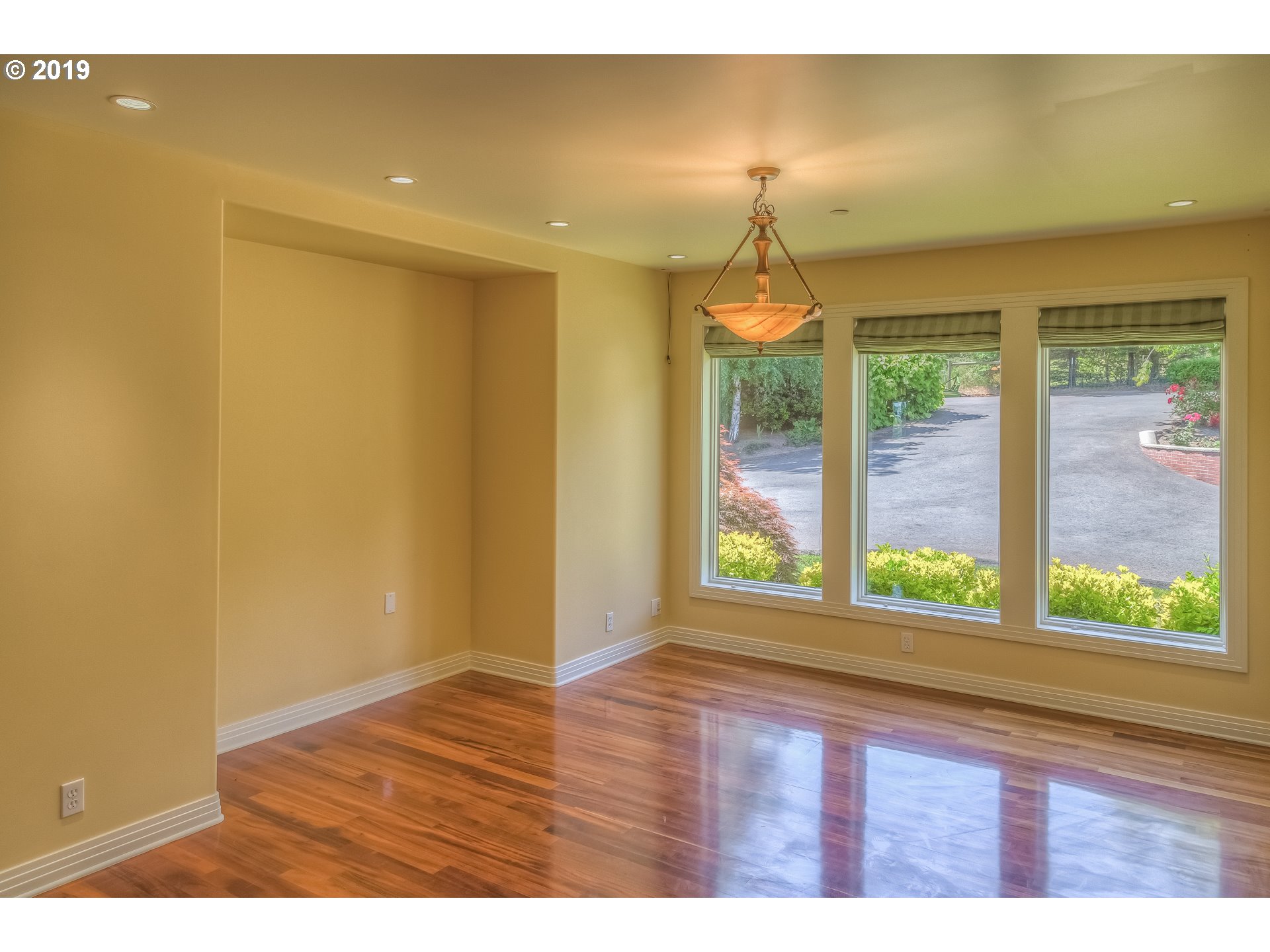 16860 Southwest Parrett Mountain Road Sherwood, OR 97140 - Photo 9 of 32 Gallery Image 9