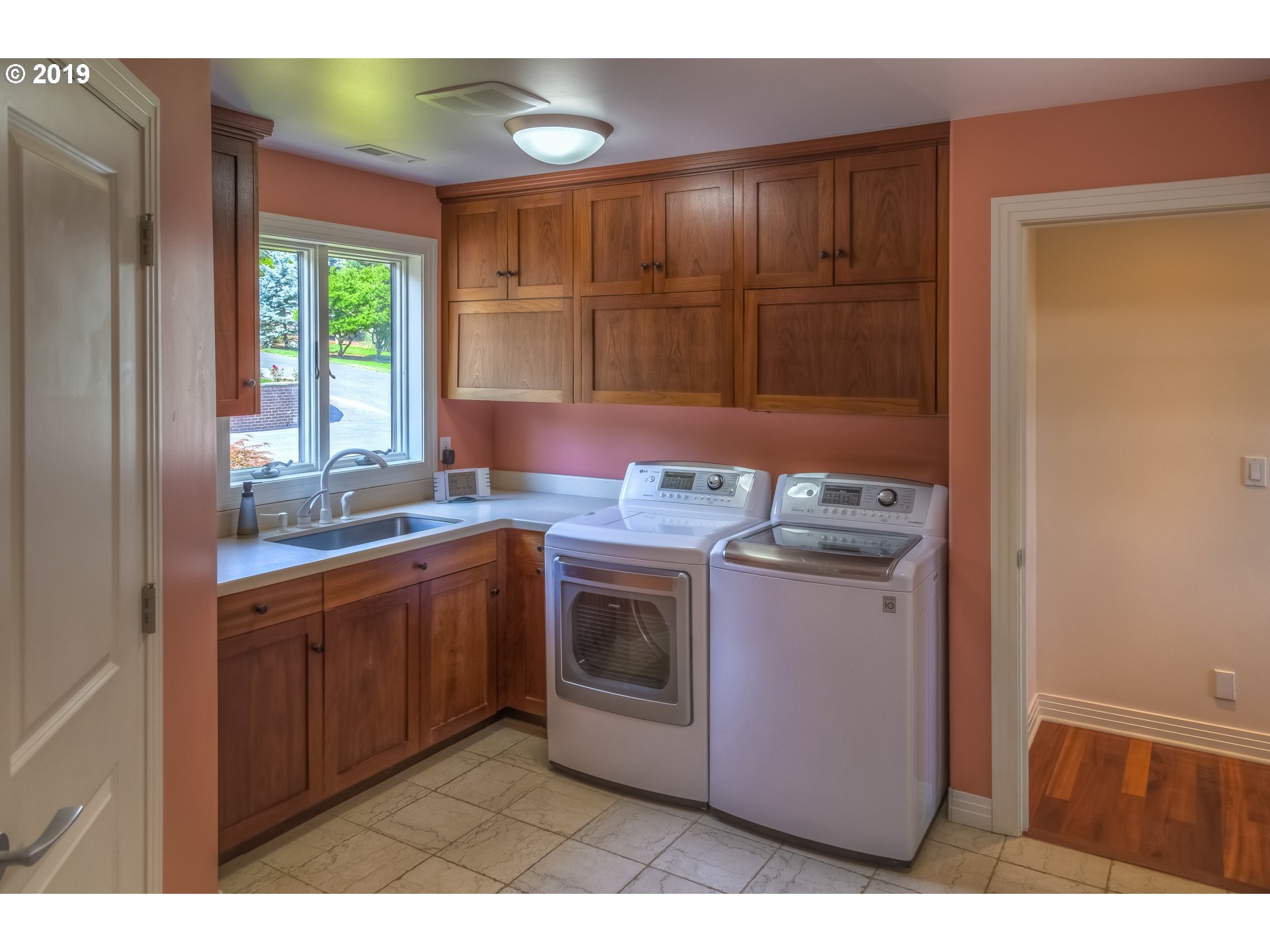 16860 Southwest Parrett Mountain Road Sherwood, OR 97140 - Photo 10 of 32 Gallery Image 10