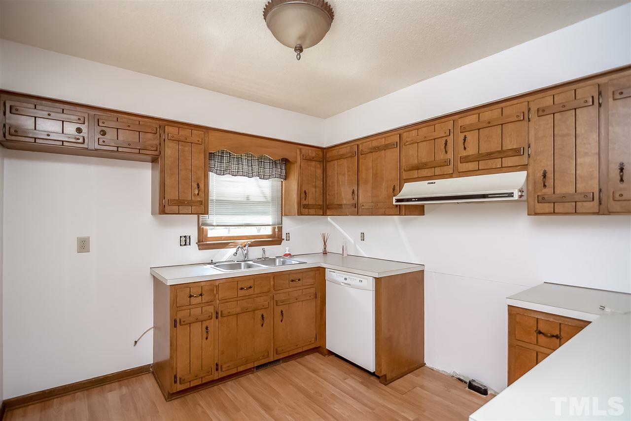 605 McGee Road Benson, NC 27504 - Photo 8 of 25 Gallery Image 8