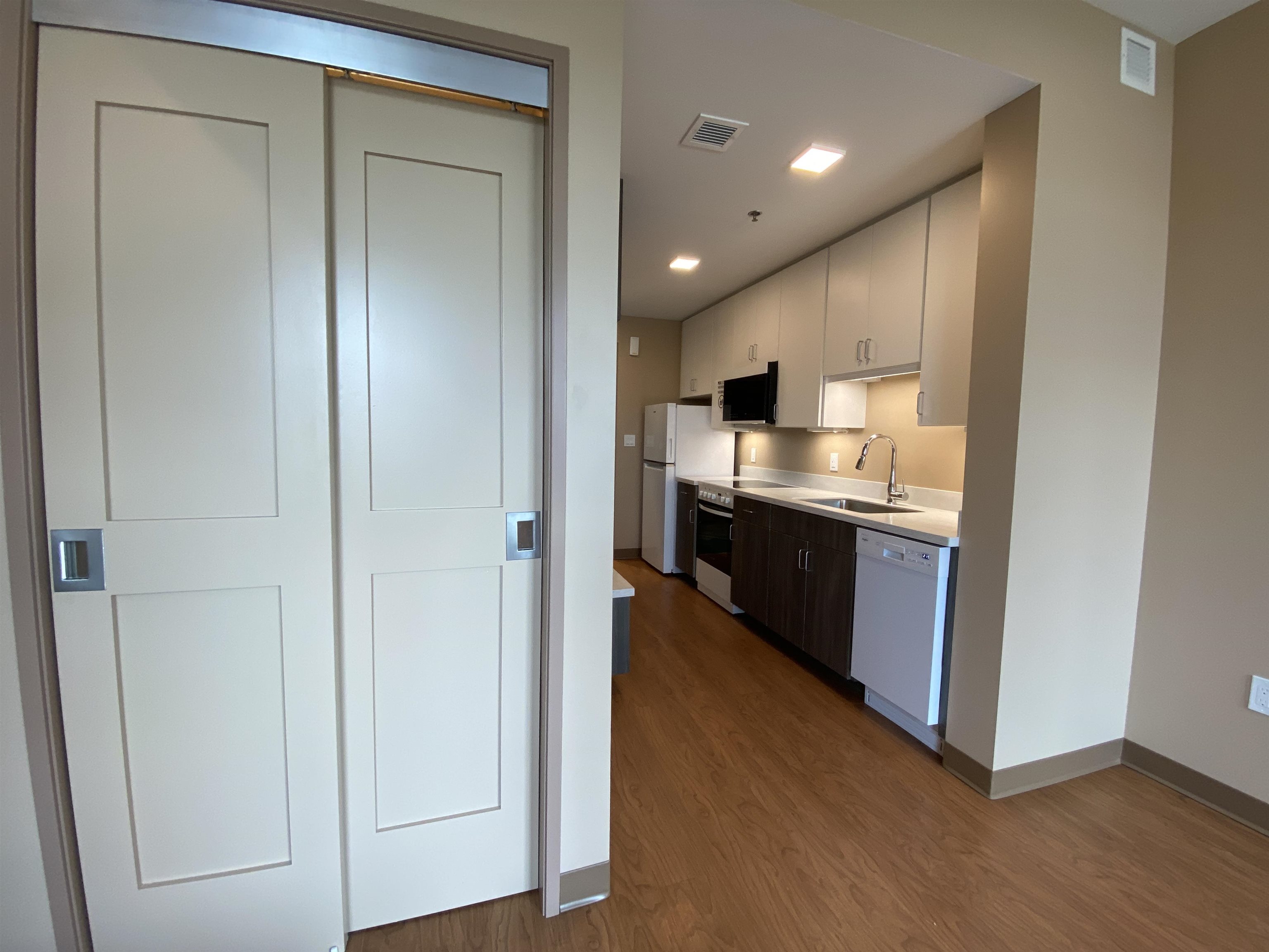 83 Hanover Street, Unit 408 Manchester, NH 03101 - Photo 17 of 56