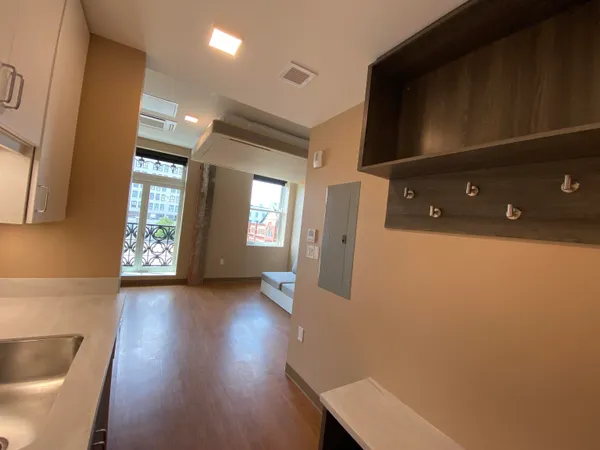 $1,899 | 83 Hanover Street, Unit 408, Manchester, NH 03101