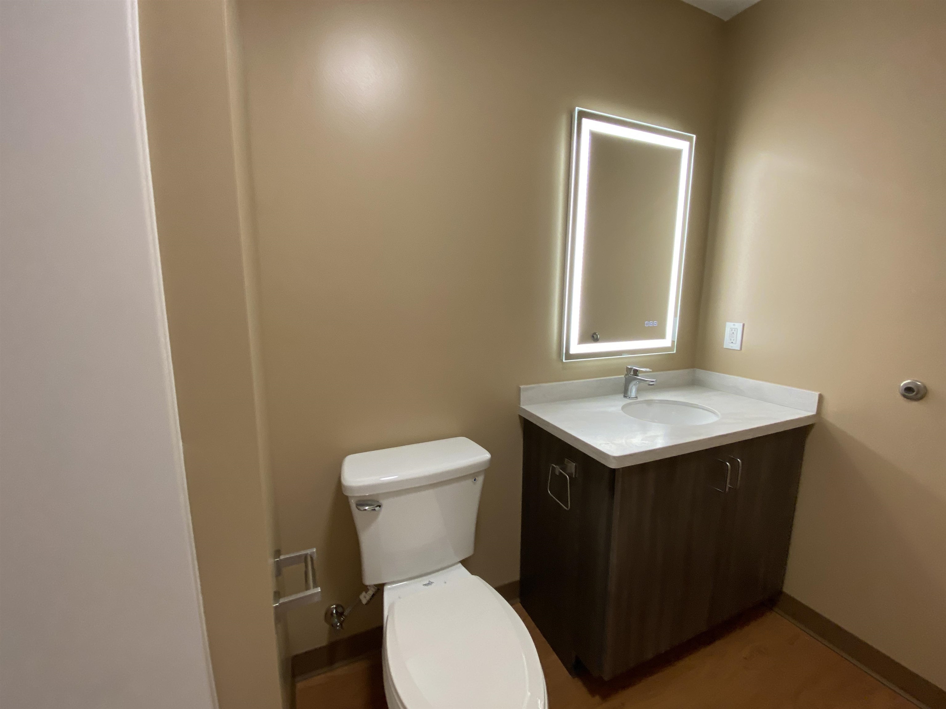 83 Hanover Street, Unit 408 Manchester, NH 03101 - Photo 23 of 56