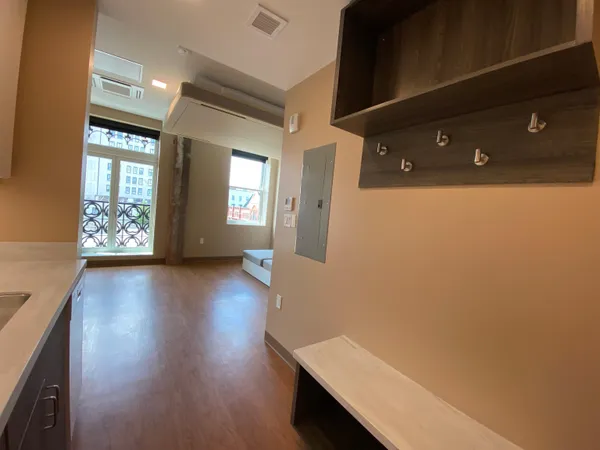 $1,899 | 83 Hanover Street, Unit 408, Manchester, NH 03101