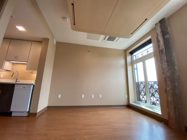 $1,899 | 83 Hanover Street, Unit 408, Manchester, NH 03101