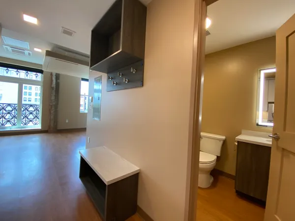 $1,899 | 83 Hanover Street, Unit 408, Manchester, NH 03101