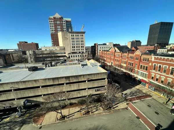 $1,899 | 83 Hanover Street, Unit 408, Manchester, NH 03101