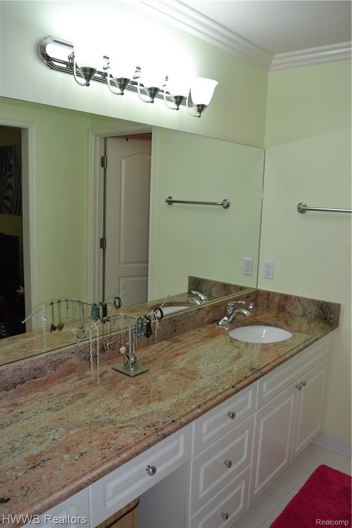5590 Leeds Court Rochester, MI 48306 - Photo 69 of 73 Bedroom 4 Bathroom
