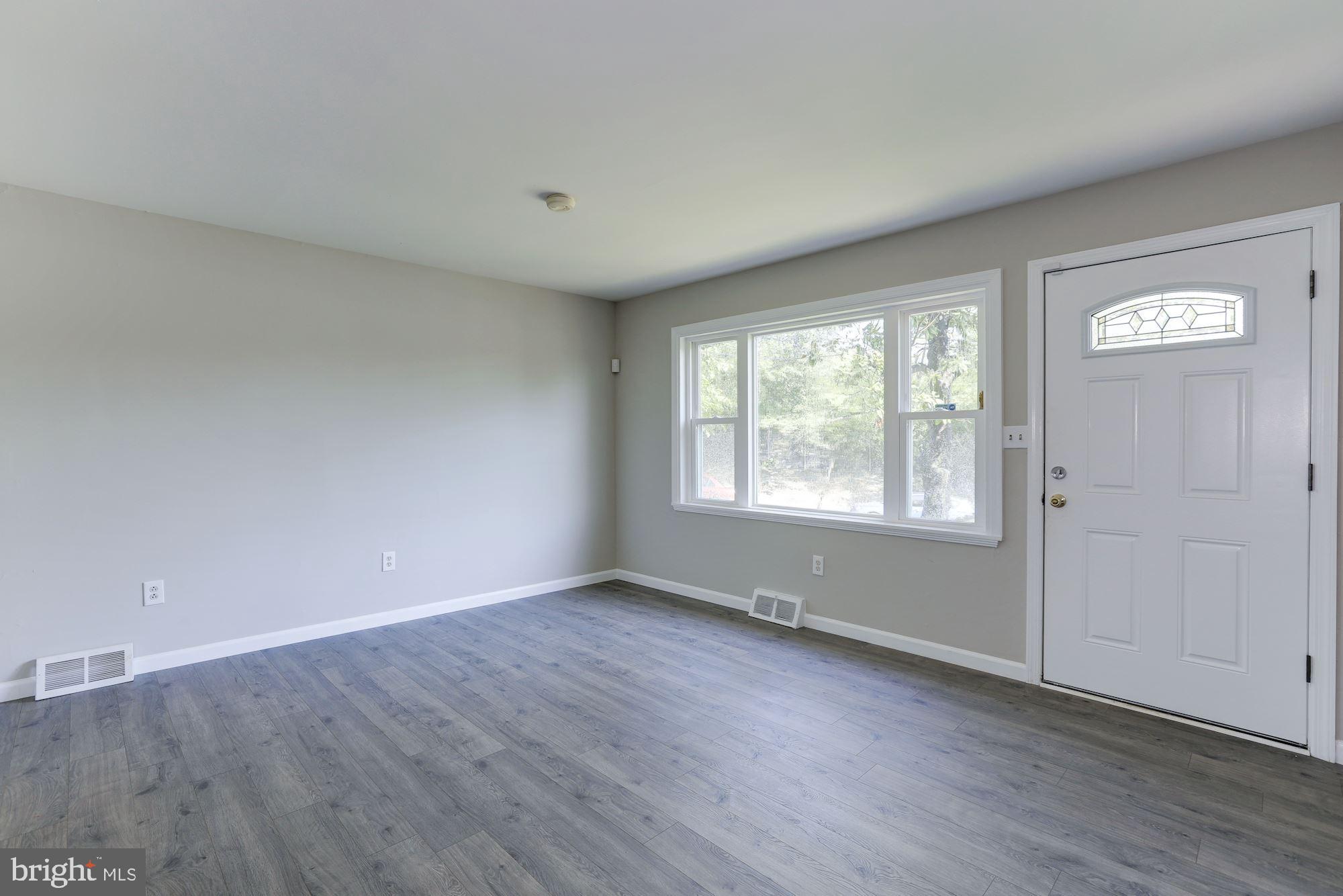 4711 Nantucket Road College Park, MD 20740 - Photo 4 of 36 Living room with large picture window.