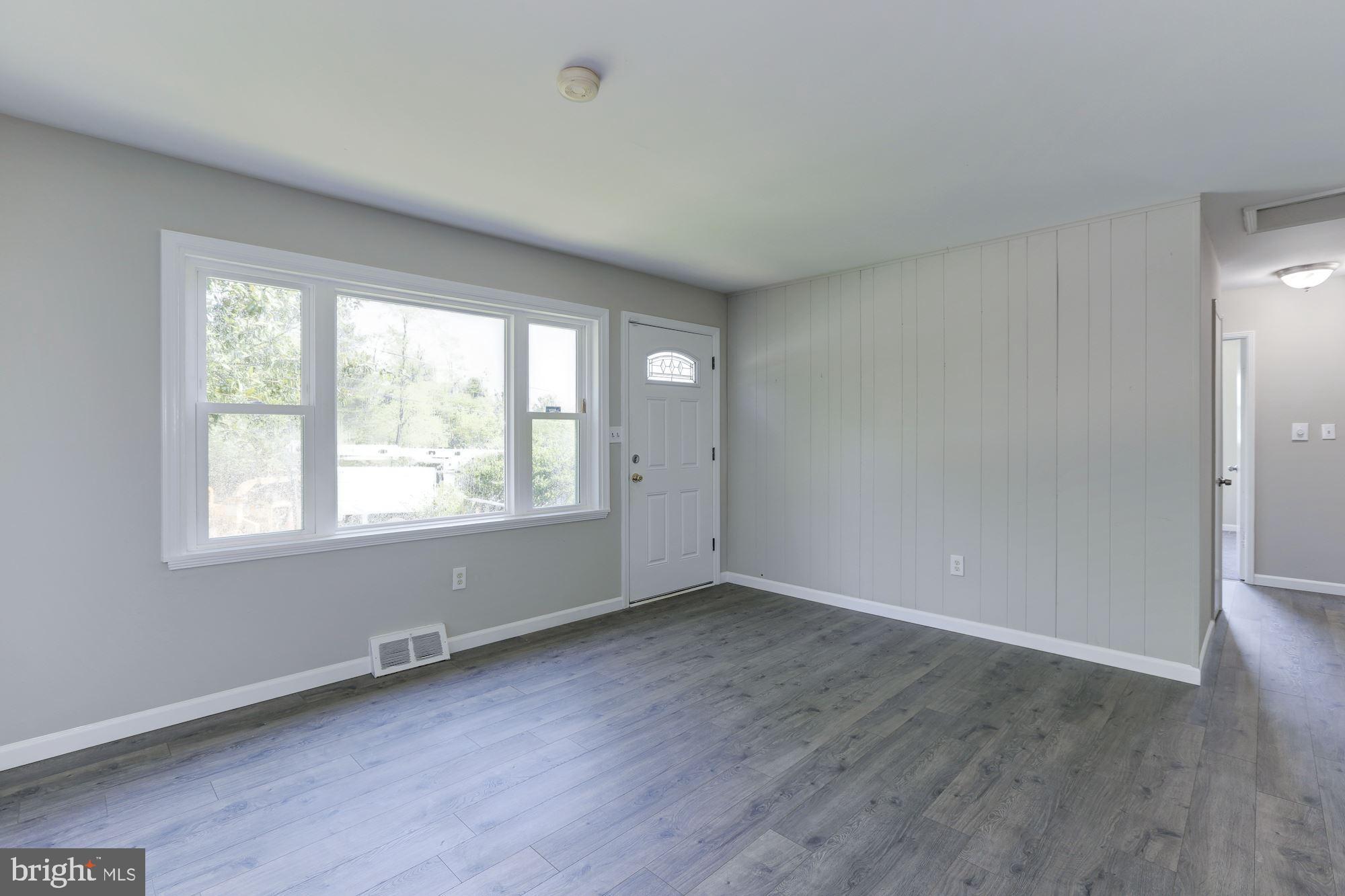 4711 Nantucket Road College Park, MD 20740 - Photo 5 of 36 Living room with large picture window.
