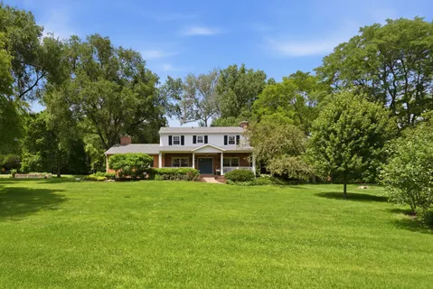$650,000 | 228 Stratford Lane, Inverness, IL 60010