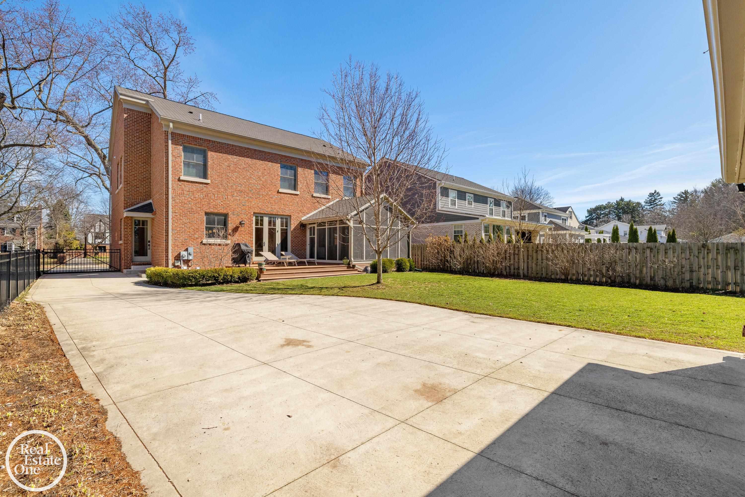577 Washington Road Grosse Pointe, MI 48230 - Photo 83 of 93 50201174-4a755e03-794a-4b9f-8001-25b3122f14e7.JPG