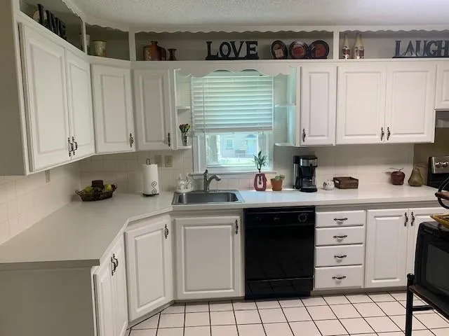 $299,000 | 4801 Gladstone Boulevard, Kansas City, MO 64123