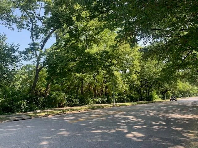 $299,000 | 4801 Gladstone Boulevard, Kansas City, MO 64123