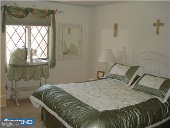 6663 Stump Road Pipersville, PA 18947 - Photo 7 of 11