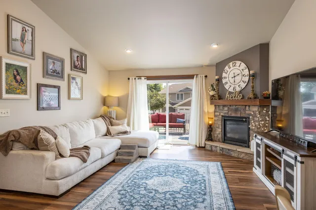 $400,000 | 475 Coronado Circle, Onalaska, WI 54650