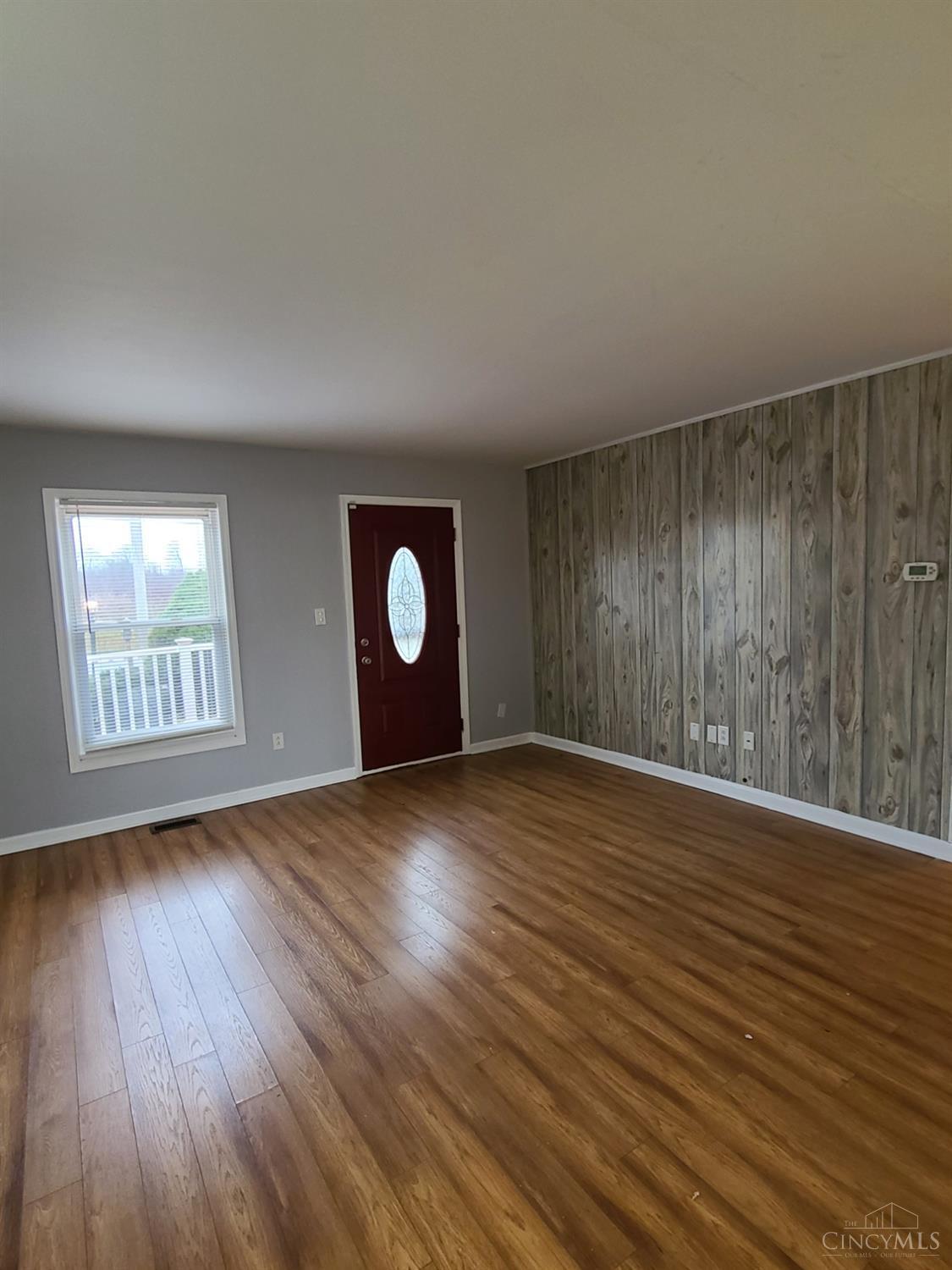 10073 Pippin Road Cincinnati, OH 45231 - Photo 4 of 18