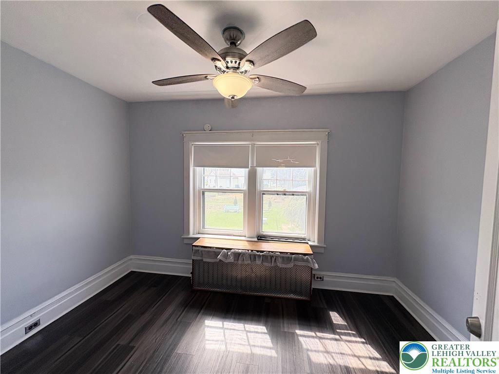 2120 Butztown Road Bethlehem, PA 18017 - Photo 12 of 18 an empty room with a window