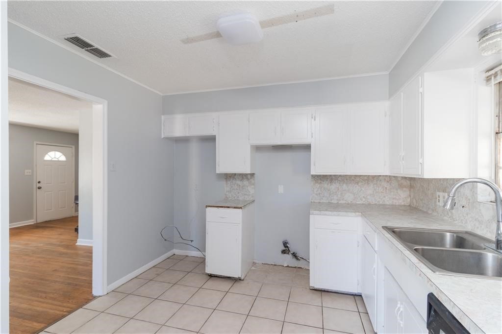 4829 Edith Street Corpus Christi, TX 78411 - Photo 9 of 12