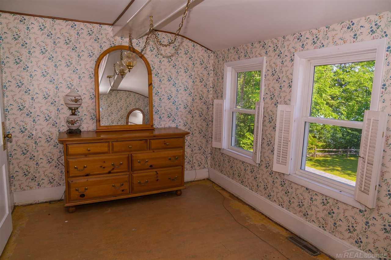 4045 Lakeshore Road Lexington, MI 48450 - Photo 25 of 56 50044876-24.JPG