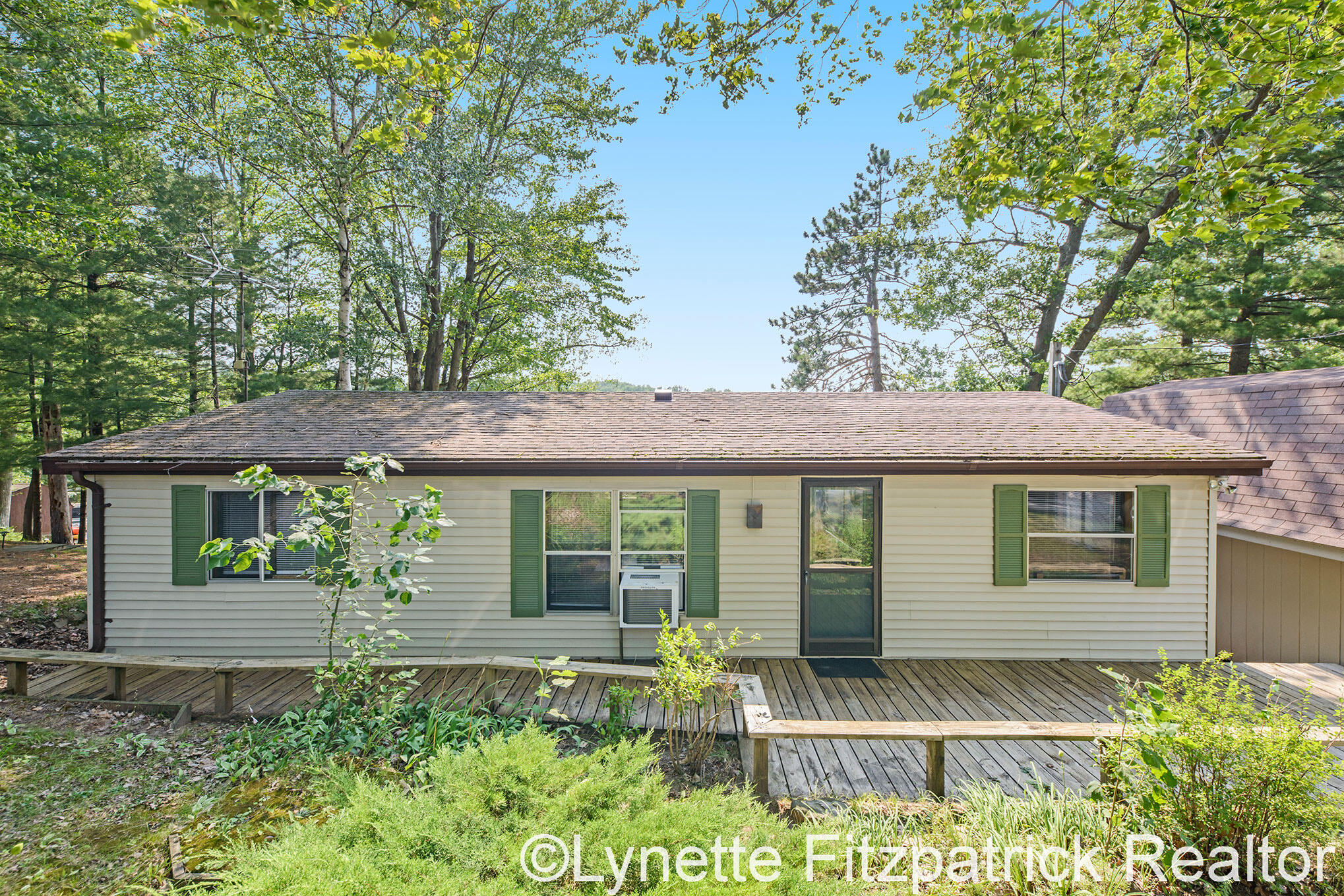 581 McLachlan Point Road Evart, MI 49631 - Photo 2 of 19 581McLachlanPt-15