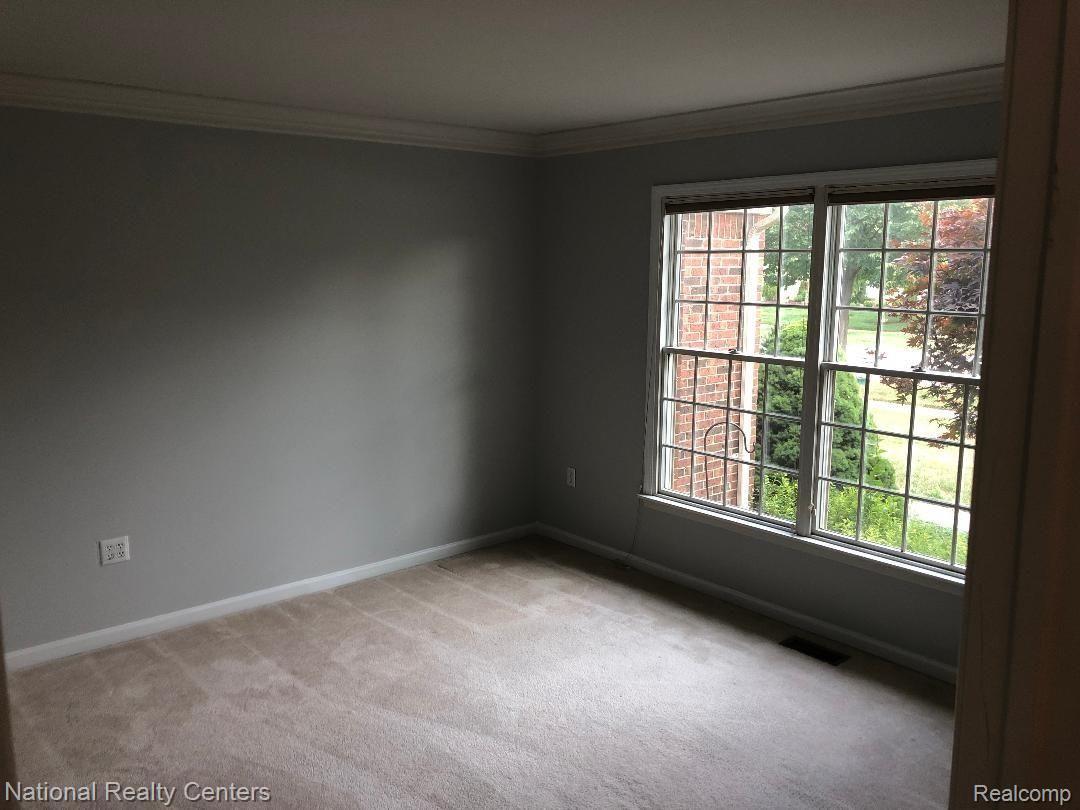 2871 Santia Road Troy, MI 48085 - Photo 12 of 35 thumbnail11.jpg