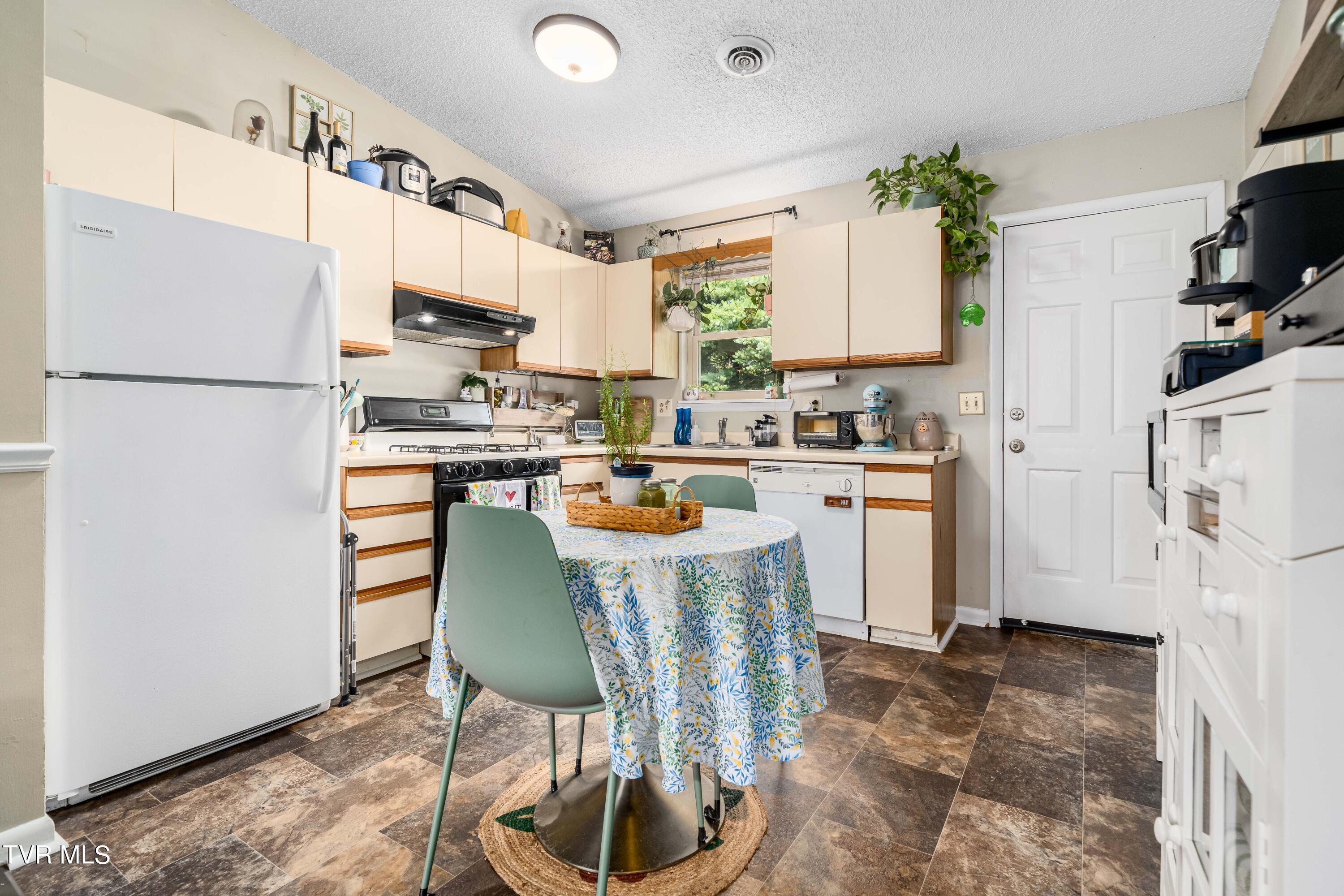 1734 Todd Drive Johnson City, TN 37604 - Photo 19 of 29 1734 Todd Drive (19 of 29)