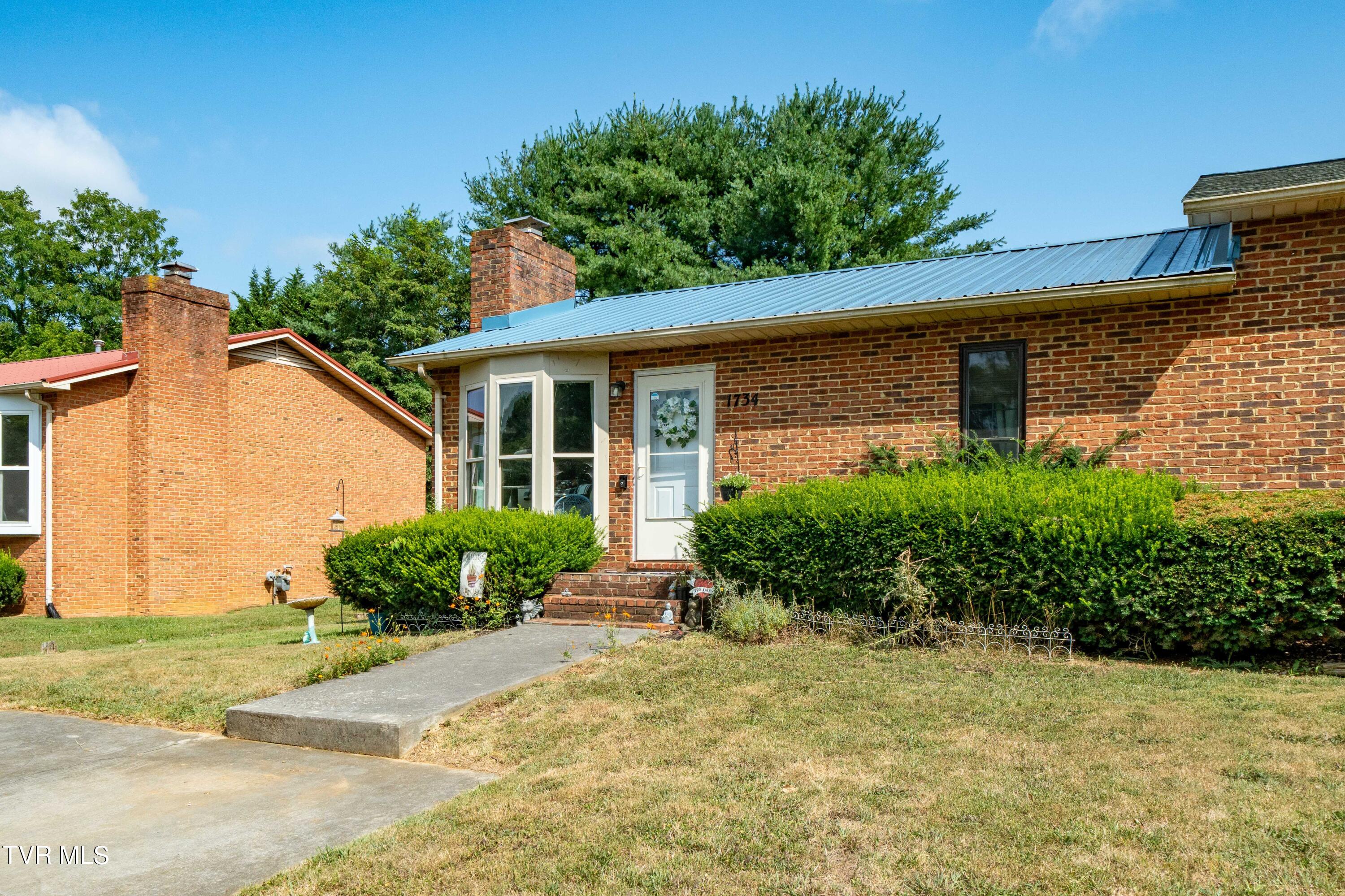 1734 Todd Drive Johnson City, TN 37604 - Photo 2 of 29 1734 Todd Drive (2 of 29)