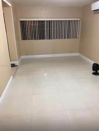 a view of entryway with a door