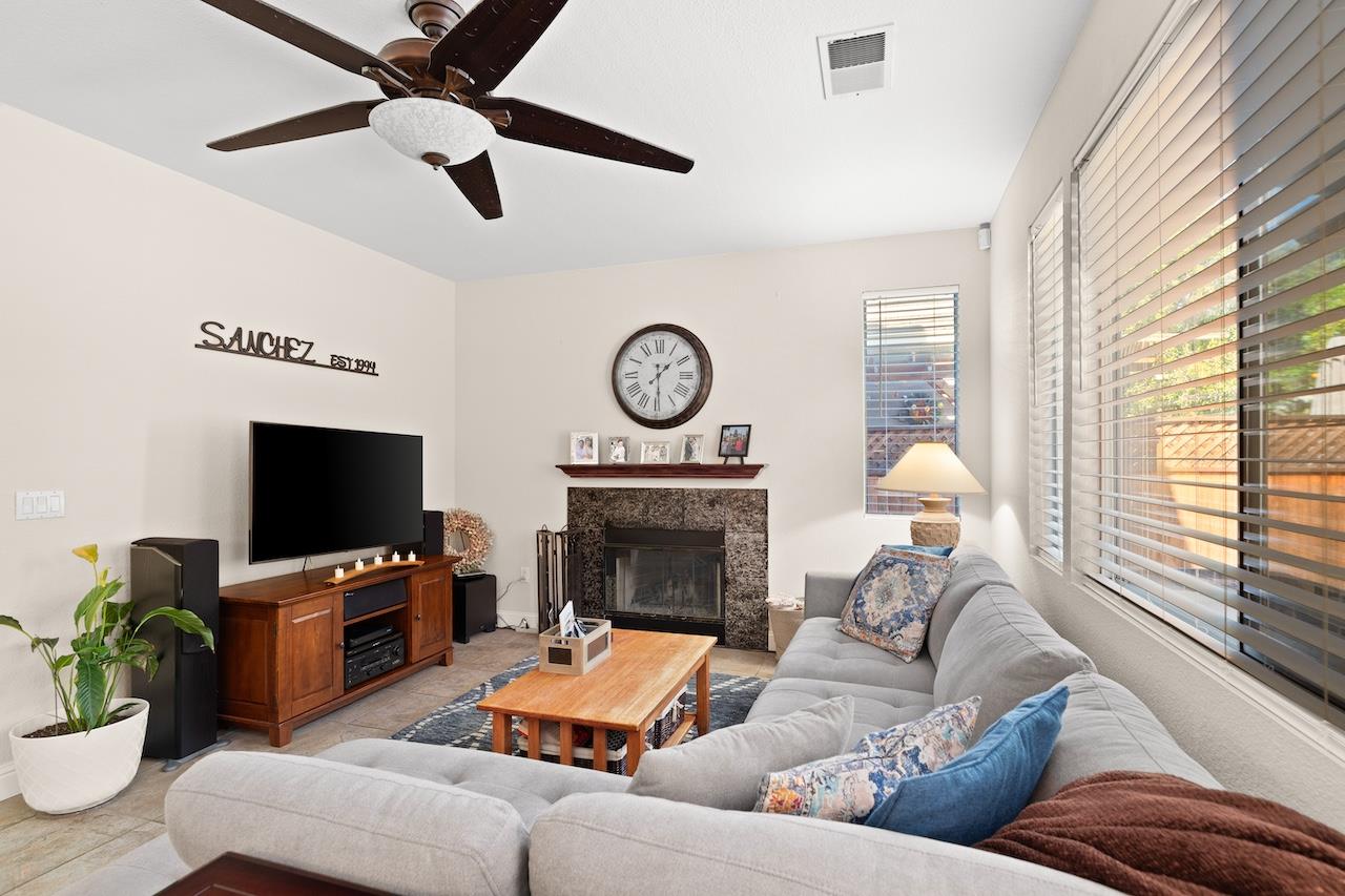 1827 Groveview Way Tracy, CA 95376 - Photo 12 of 56