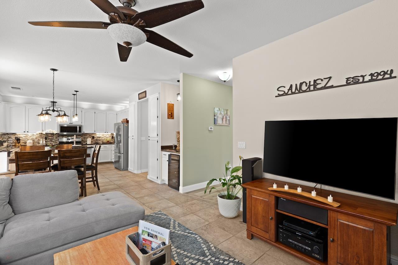 1827 Groveview Way Tracy, CA 95376 - Photo 13 of 56