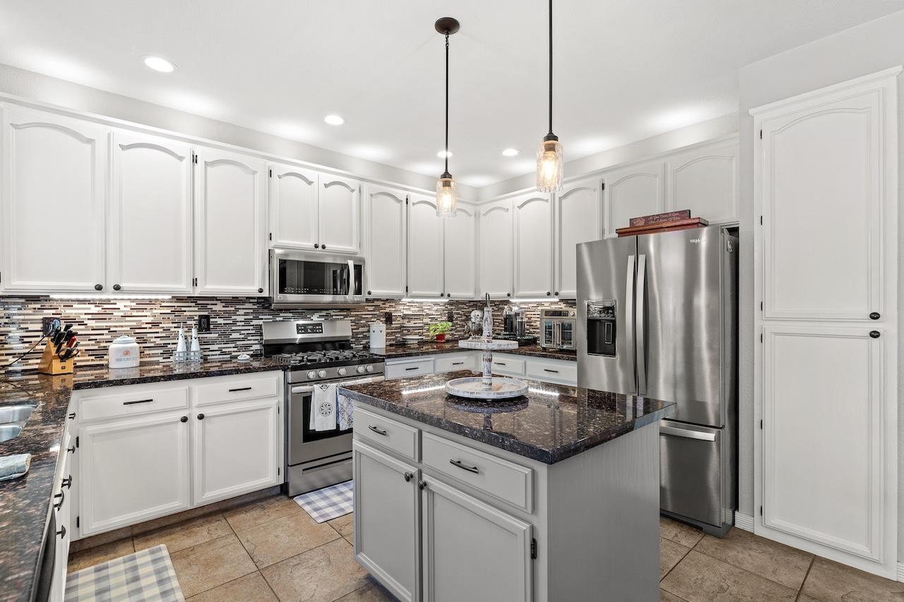 1827 Groveview Way Tracy, CA 95376 - Photo 14 of 56