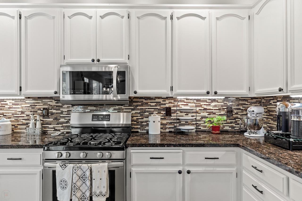 1827 Groveview Way Tracy, CA 95376 - Photo 16 of 56