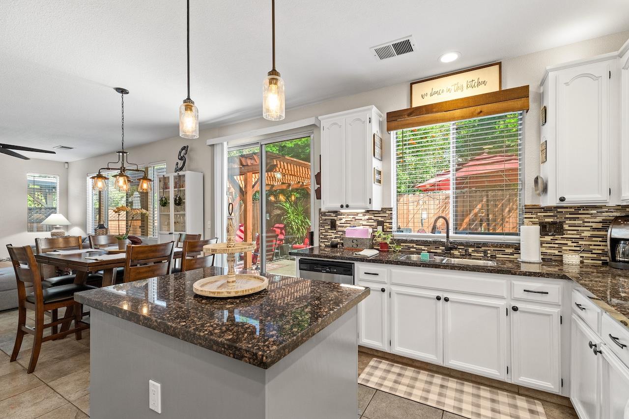 1827 Groveview Way Tracy, CA 95376 - Photo 17 of 56