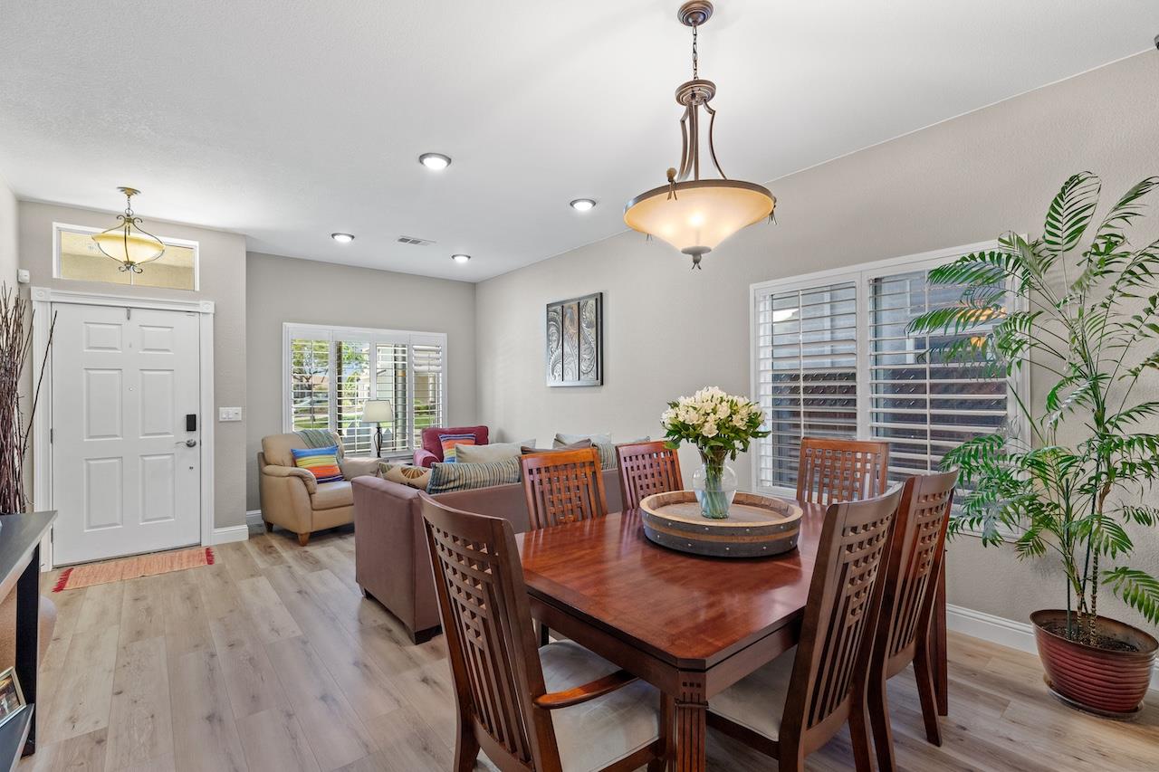 1827 Groveview Way Tracy, CA 95376 - Photo 7 of 56