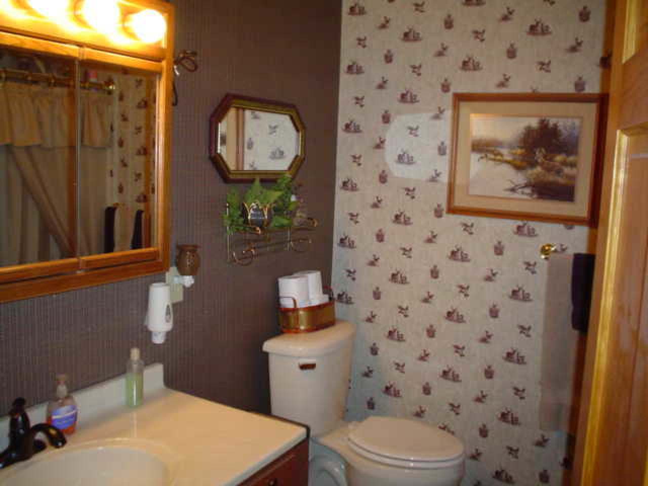 7487 Hillside Road Eagle River, WI 54521 - Photo 17 of 32 Gallery Image 17