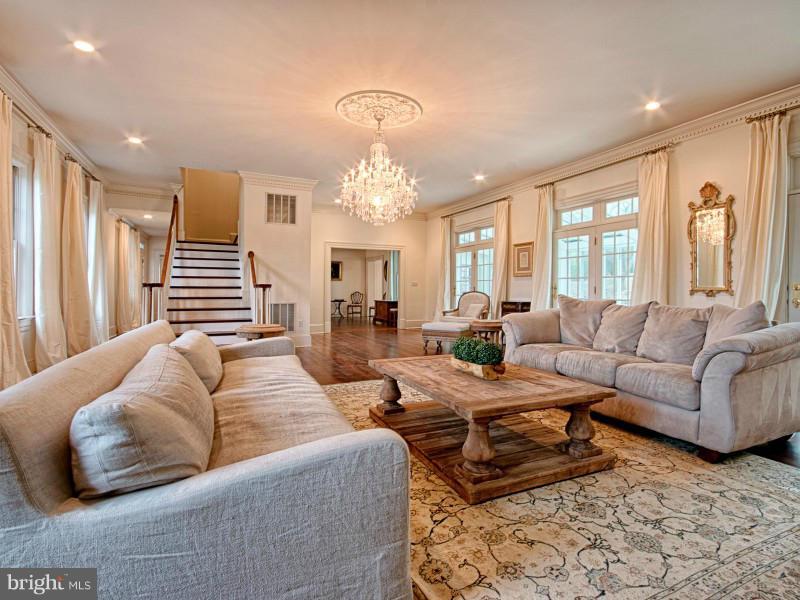 40081 Thomas Mill Road Leesburg, VA 20175 - Photo 3 of 30 Family Room