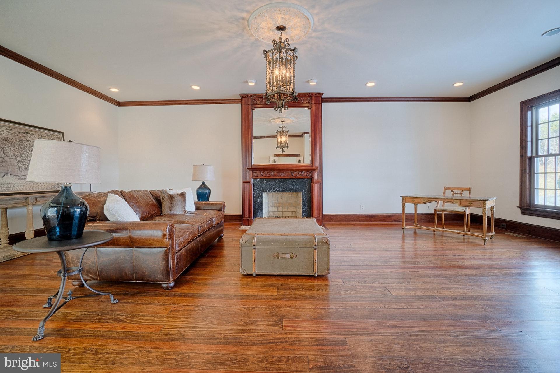 40081 Thomas Mill Road Leesburg, VA 20175 - Photo 9 of 30 Living Room