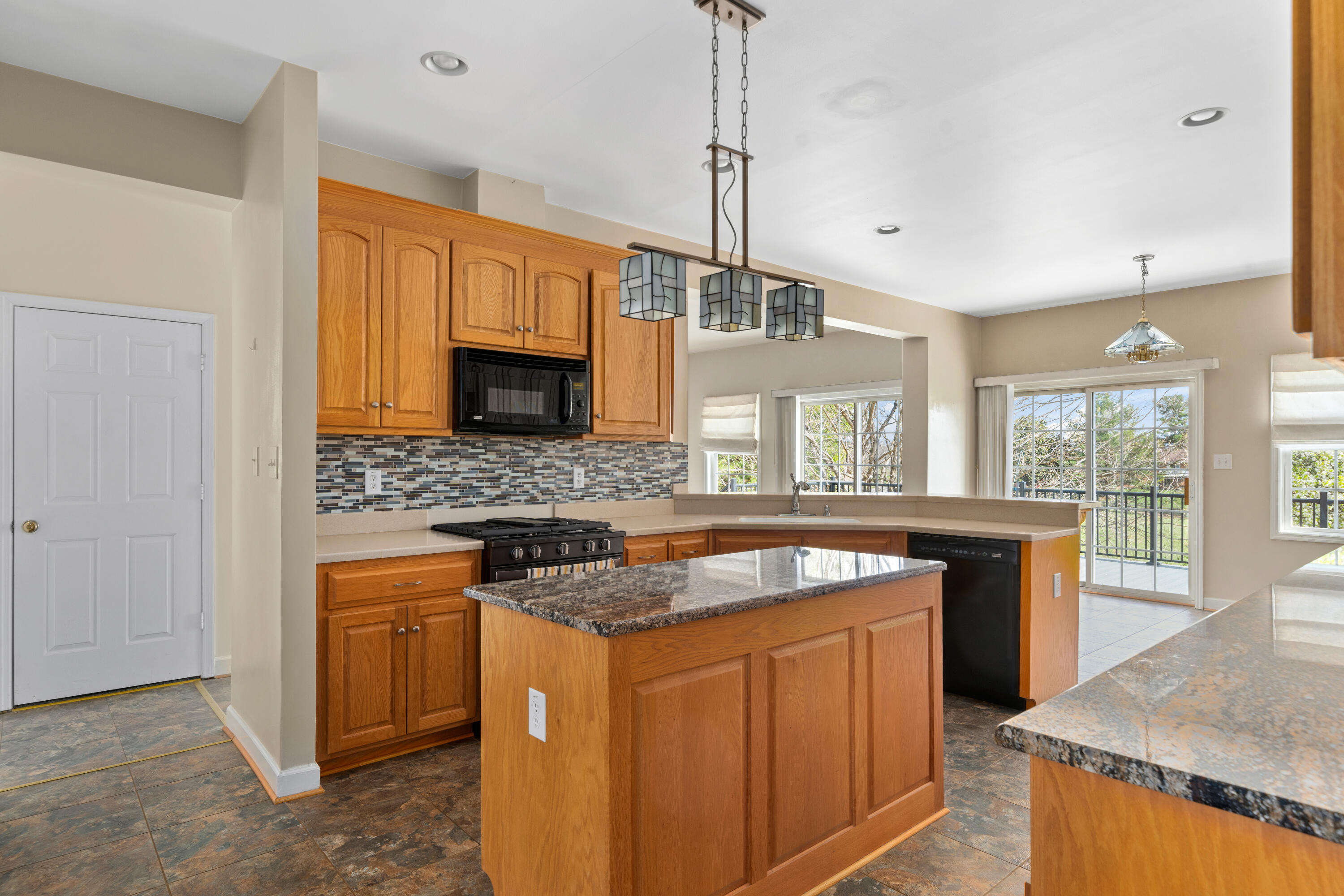 734 Blacksburg Road Fincastle, VA 24090 - Photo 16 of 30 Kitchen